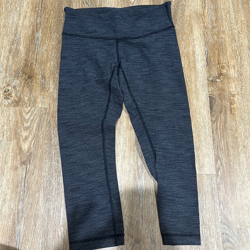 Size 6 grey Lululemon cropped leggings